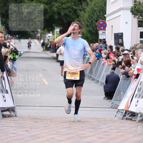 30.08.2026 - Blankeneser Heldenlauf Lena Gebhardt http://msf.ph/oto/10078156 30.08.2026 11:29:37 Ziel 2204 meine-sportfotos.de
