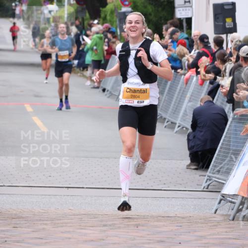 30.08.2026 - Blankeneser Heldenlauf Lena Gebhardt http://msf.ph/oto/10078170 30.08.2026 11:30:04 Ziel 2804 meine-sportfotos.de