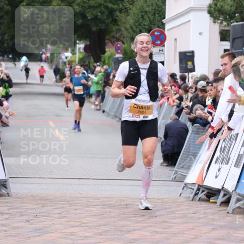 30.08.2026 - Blankeneser Heldenlauf Lena Gebhardt http://msf.ph/oto/10078171 30.08.2026 11:30:05 Ziel 2804 meine-sportfotos.de