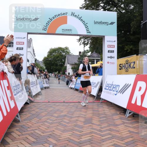 30.08.2026 - Blankeneser Heldenlauf Lena Gebhardt http://msf.ph/oto/10078173 30.08.2026 11:30:07 Ziel 2804 meine-sportfotos.de