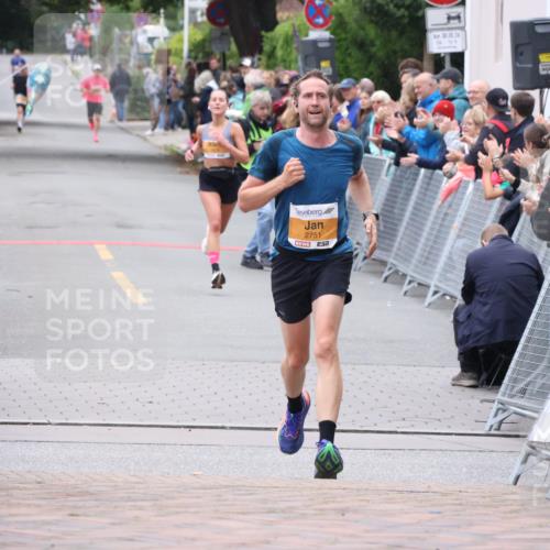 30.08.2026 - Blankeneser Heldenlauf Lena Gebhardt http://msf.ph/oto/10078176 30.08.2026 11:30:10 Ziel 2751, 2804 meine-sportfotos.de