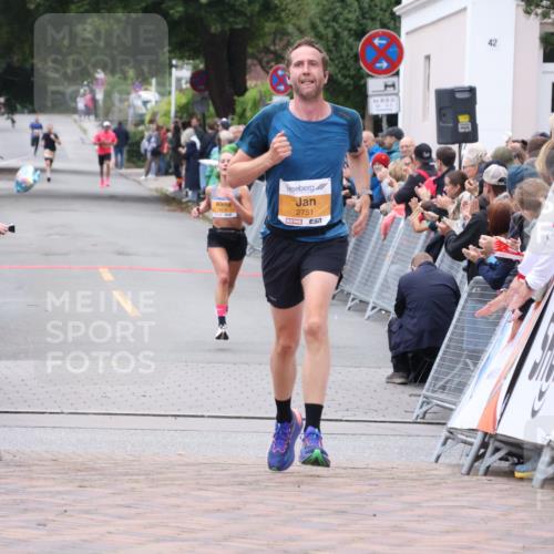 30.08.2026 - Blankeneser Heldenlauf Lena Gebhardt http://msf.ph/oto/10078177 30.08.2026 11:30:11 Ziel 2751, 2804 meine-sportfotos.de