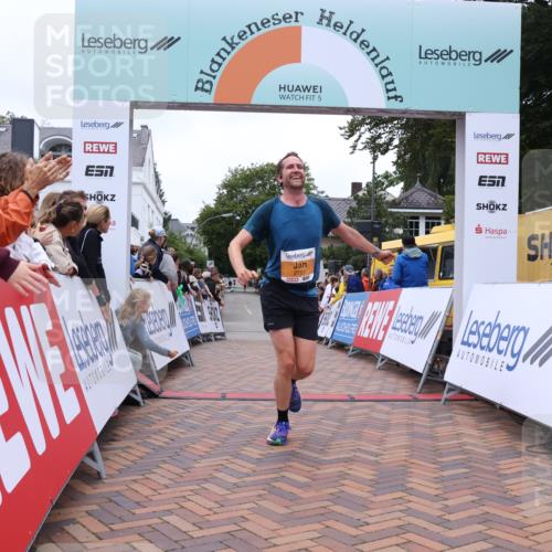 30.08.2026 - Blankeneser Heldenlauf Lena Gebhardt http://msf.ph/oto/10078181 30.08.2026 11:30:15 Ziel 2751, 2804, 2873 meine-sportfotos.de