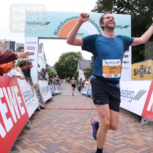 30.08.2026 - Blankeneser Heldenlauf Lena Gebhardt http://msf.ph/oto/10078183 30.08.2026 11:30:15 Ziel 2751, 2804, 2873 meine-sportfotos.de