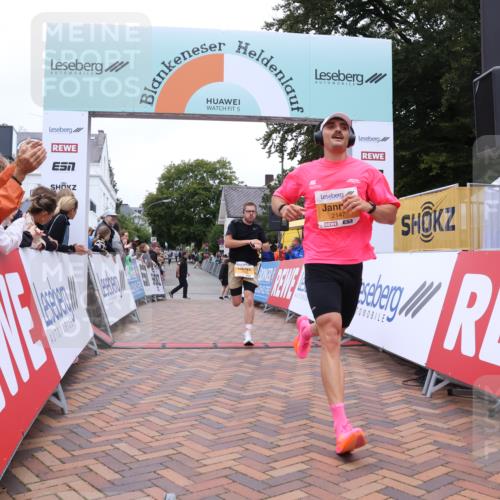 30.08.2026 - Blankeneser Heldenlauf Lena Gebhardt http://msf.ph/oto/10078194 30.08.2026 11:30:35 Ziel 2147, 2449 meine-sportfotos.de