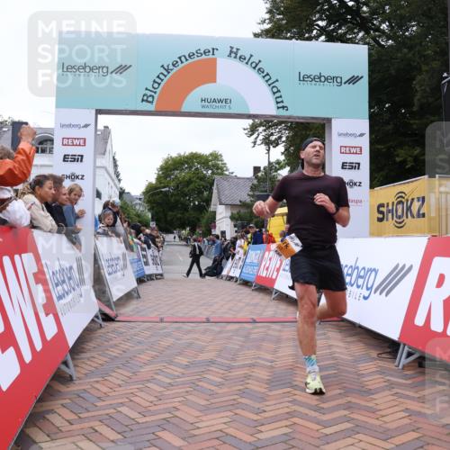 30.08.2026 - Blankeneser Heldenlauf Lena Gebhardt http://msf.ph/oto/10078223 30.08.2026 11:32:01 Ziel 2203 meine-sportfotos.de