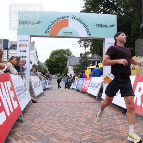 30.08.2026 - Blankeneser Heldenlauf Lena Gebhardt http://msf.ph/oto/10078224 30.08.2026 11:32:01 Ziel 2203 meine-sportfotos.de