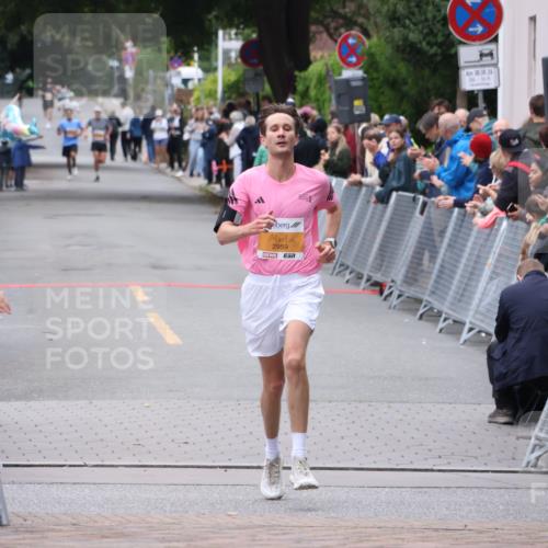30.08.2026 - Blankeneser Heldenlauf Lena Gebhardt http://msf.ph/oto/10078240 30.08.2026 11:33:13 Ziel 2959 meine-sportfotos.de