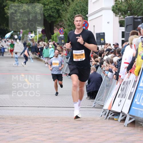 30.08.2026 - Blankeneser Heldenlauf Lena Gebhardt http://msf.ph/oto/10078265 30.08.2026 11:33:55 Ziel 2497, 2609 meine-sportfotos.de