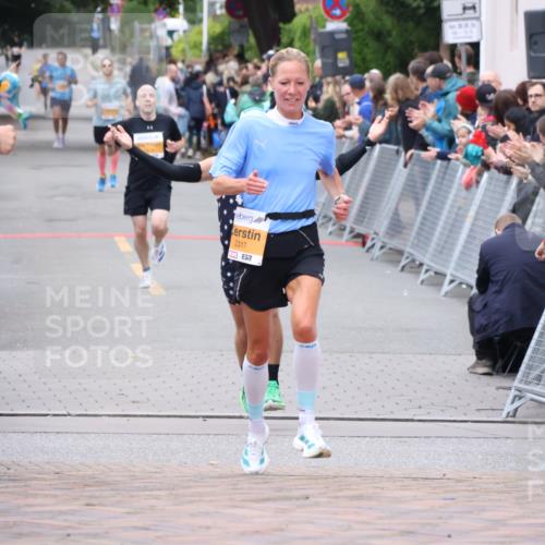 30.08.2026 - Blankeneser Heldenlauf Lena Gebhardt http://msf.ph/oto/10078287 30.08.2026 11:34:27 Ziel 2049, 2106, 2317, 2356 meine-sportfotos.de
