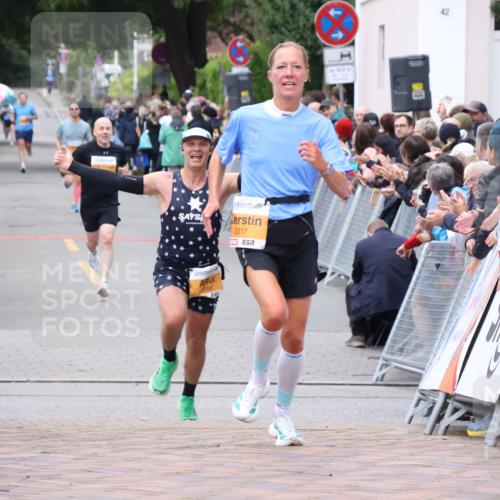 30.08.2026 - Blankeneser Heldenlauf Lena Gebhardt http://msf.ph/oto/10078288 30.08.2026 11:34:28 Ziel 2049, 2106, 2317, 2356 meine-sportfotos.de
