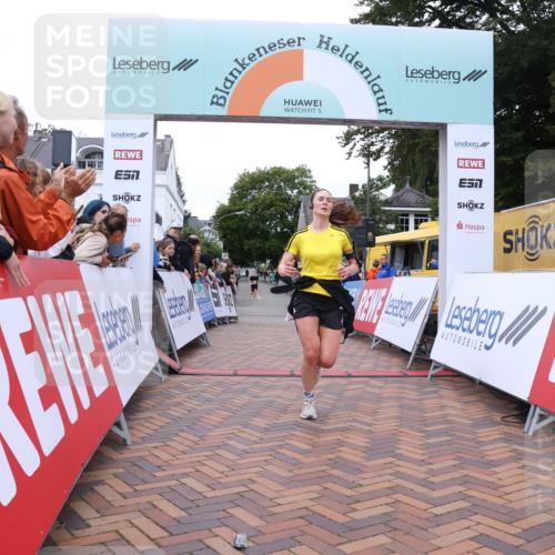 30.08.2026 - Blankeneser Heldenlauf Lena Gebhardt http://msf.ph/oto/10078330 30.08.2026 11:35:02 Ziel 2806, 2849 meine-sportfotos.de