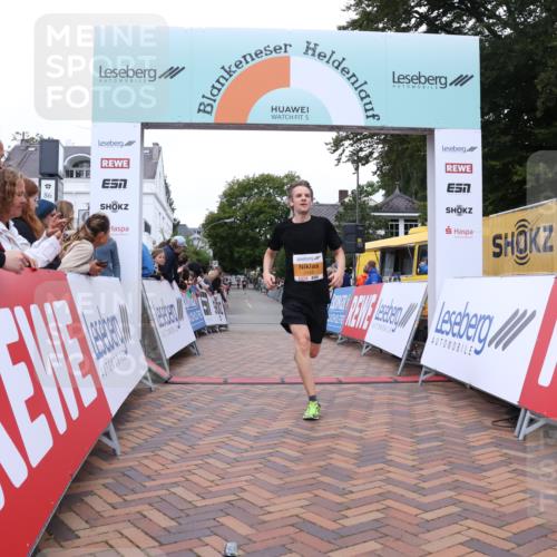 30.08.2026 - Blankeneser Heldenlauf Lena Gebhardt http://msf.ph/oto/10078336 30.08.2026 11:35:11 Ziel 2359 meine-sportfotos.de