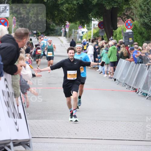 30.08.2026 - Blankeneser Heldenlauf Lena Gebhardt http://msf.ph/oto/10078389 30.08.2026 11:37:04 Ziel  meine-sportfotos.de