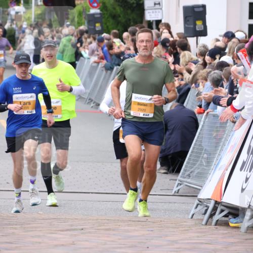 30.08.2026 - Blankeneser Heldenlauf Lena Gebhardt http://msf.ph/oto/10078423 30.08.2026 11:37:58 Ziel 2024, 2346, 2355, 2442, 2920 meine-sportfotos.de