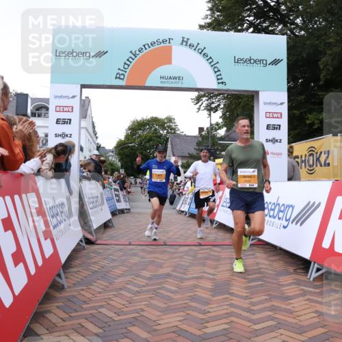 30.08.2026 - Blankeneser Heldenlauf Lena Gebhardt http://msf.ph/oto/10078426 30.08.2026 11:38:02 Ziel 2024, 2346, 2355, 2384, 2442, 2920 meine-sportfotos.de