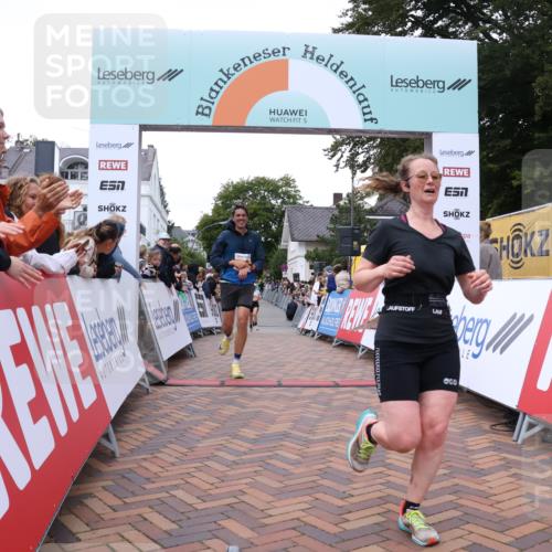30.08.2026 - Blankeneser Heldenlauf Lena Gebhardt http://msf.ph/oto/10078451 30.08.2026 11:38:24 Ziel 2190, 2458, 2814, 2845 meine-sportfotos.de