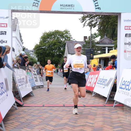30.08.2026 - Blankeneser Heldenlauf Lena Gebhardt http://msf.ph/oto/10078457 30.08.2026 11:38:28 Ziel 2021, 2190, 2458, 2668, 2814, 2845 meine-sportfotos.de