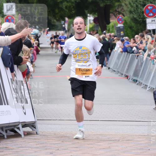 30.08.2026 - Blankeneser Heldenlauf Lena Gebhardt http://msf.ph/oto/10078482 30.08.2026 11:39:02 Ziel 2591, 2655 meine-sportfotos.de
