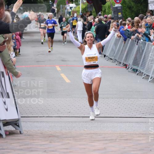 30.08.2026 - Blankeneser Heldenlauf Lena Gebhardt http://msf.ph/oto/10078487 30.08.2026 11:39:08 Ziel 2578, 2591 meine-sportfotos.de