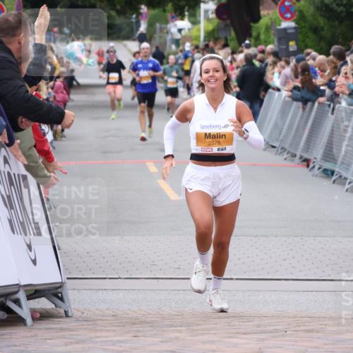 30.08.2026 - Blankeneser Heldenlauf Lena Gebhardt http://msf.ph/oto/10078489 30.08.2026 11:39:09 Ziel 2578, 2591 meine-sportfotos.de