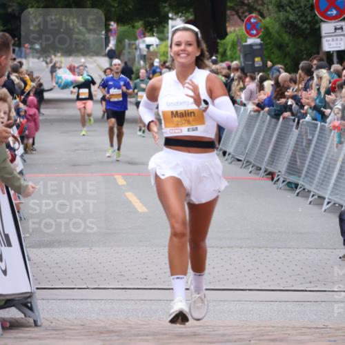 30.08.2026 - Blankeneser Heldenlauf Lena Gebhardt http://msf.ph/oto/10078490 30.08.2026 11:39:10 Ziel 2578, 2591 meine-sportfotos.de
