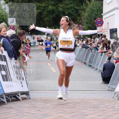 30.08.2026 - Blankeneser Heldenlauf Lena Gebhardt http://msf.ph/oto/10078491 30.08.2026 11:39:10 Ziel 2578, 2591 meine-sportfotos.de