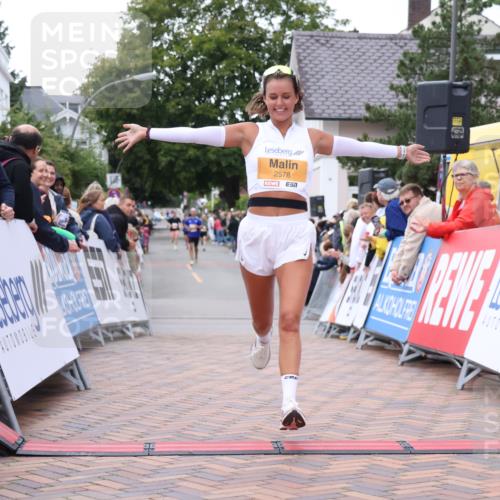30.08.2026 - Blankeneser Heldenlauf Lena Gebhardt http://msf.ph/oto/10078494 30.08.2026 11:39:12 Ziel 2578, 2591 meine-sportfotos.de