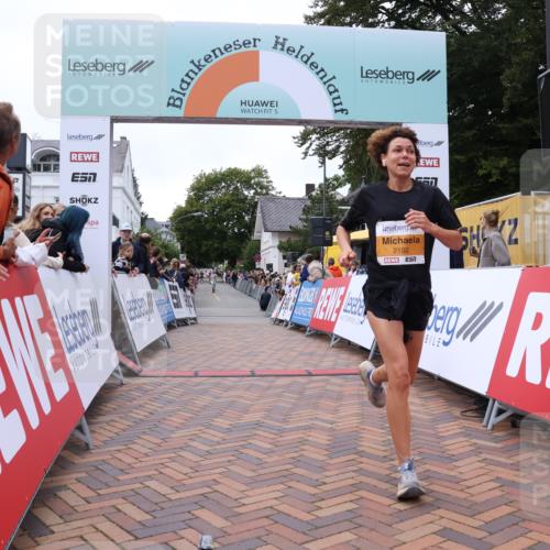 30.08.2026 - Blankeneser Heldenlauf Lena Gebhardt http://msf.ph/oto/10078515 30.08.2026 11:39:33 Ziel 2192, 2207, 2643, 2743 meine-sportfotos.de