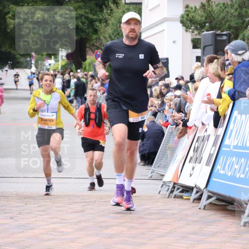 30.08.2026 - Blankeneser Heldenlauf Lena Gebhardt http://msf.ph/oto/10078523 30.08.2026 11:39:49 Ziel 2102, 2342, 2757 meine-sportfotos.de