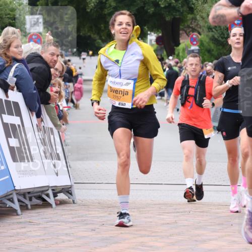 30.08.2026 - Blankeneser Heldenlauf Lena Gebhardt http://msf.ph/oto/10078524 30.08.2026 11:39:50 Ziel 2102, 2342, 2757, 2833, 2948 meine-sportfotos.de