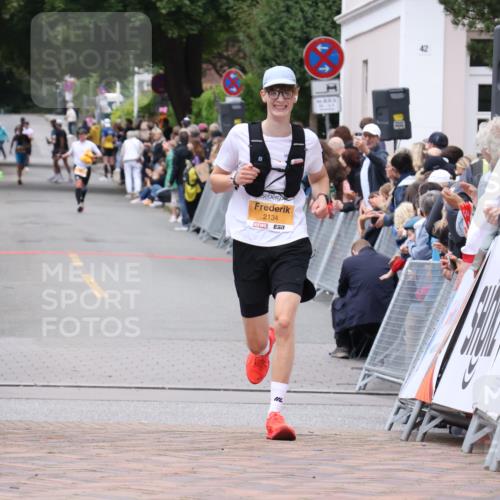 30.08.2026 - Blankeneser Heldenlauf Lena Gebhardt http://msf.ph/oto/10078543 30.08.2026 11:40:34 Ziel 2134 meine-sportfotos.de