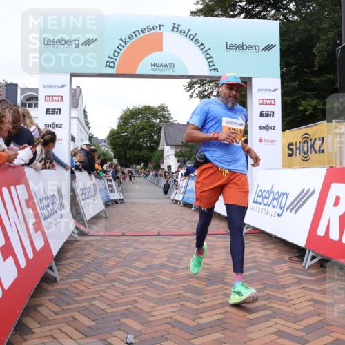 30.08.2026 - Blankeneser Heldenlauf Lena Gebhardt http://msf.ph/oto/10078580 30.08.2026 11:41:33 Ziel 2154 meine-sportfotos.de