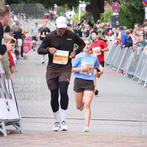 30.08.2026 - Blankeneser Heldenlauf Lena Gebhardt http://msf.ph/oto/10078581 30.08.2026 11:41:40 Ziel 2405, 2762 meine-sportfotos.de