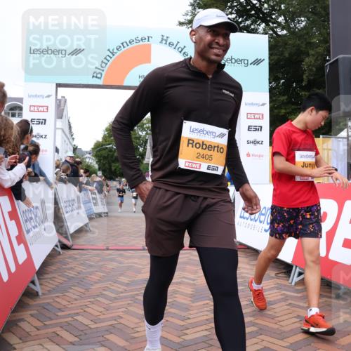 30.08.2026 - Blankeneser Heldenlauf Lena Gebhardt http://msf.ph/oto/10078587 30.08.2026 11:41:47 Ziel 2361, 2405, 2424, 2762, 2797 meine-sportfotos.de