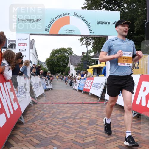 30.08.2026 - Blankeneser Heldenlauf Lena Gebhardt http://msf.ph/oto/10078602 30.08.2026 11:42:02 Ziel 2935 meine-sportfotos.de