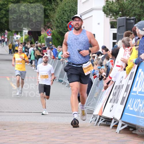 30.08.2026 - Blankeneser Heldenlauf Lena Gebhardt http://msf.ph/oto/10078604 30.08.2026 11:42:07 Ziel 2328, 2520, 2935 meine-sportfotos.de