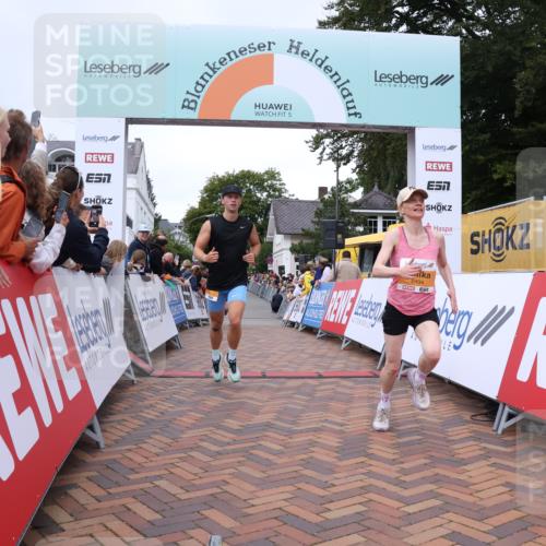 30.08.2026 - Blankeneser Heldenlauf Lena Gebhardt http://msf.ph/oto/10078634 30.08.2026 11:42:51 Ziel 2032, 2465, 2494, 2563 meine-sportfotos.de