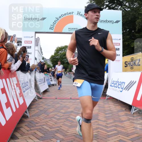 30.08.2026 - Blankeneser Heldenlauf Lena Gebhardt http://msf.ph/oto/10078637 30.08.2026 11:42:52 Ziel 2032, 2465, 2494, 2563 meine-sportfotos.de