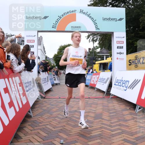 30.08.2026 - Blankeneser Heldenlauf Lena Gebhardt http://msf.ph/oto/10078645 30.08.2026 11:42:59 Ziel 2032, 2437, 2465 meine-sportfotos.de