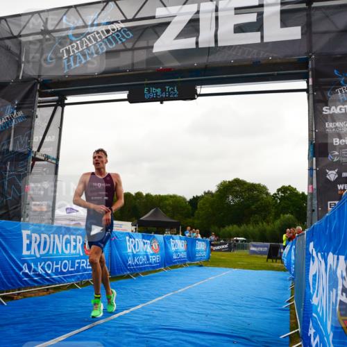 30.08.2026 - Elbe Triathlon Hamburg LAZAROV Photography http://msf.ph/oto/10078665 30.08.2026 09:54:22 Ziel 205 meine-sportfotos.de