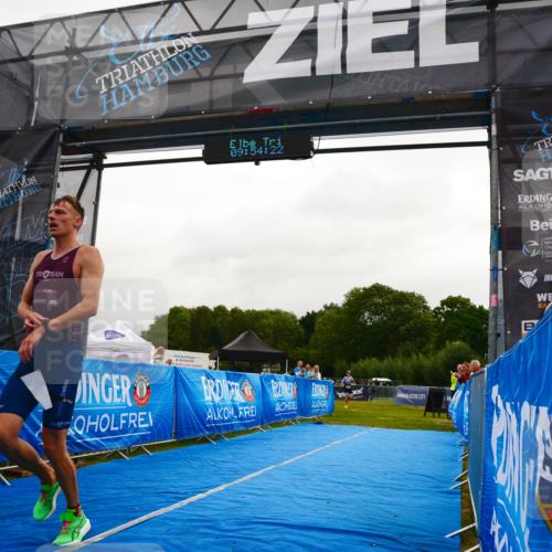 30.08.2026 - Elbe Triathlon Hamburg LAZAROV Photography http://msf.ph/oto/10078667 30.08.2026 09:54:22 Ziel 205 meine-sportfotos.de
