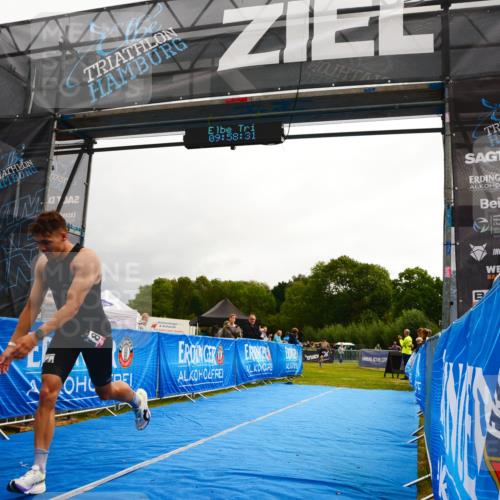 30.08.2026 - Elbe Triathlon Hamburg LAZAROV Photography http://msf.ph/oto/10078680 30.08.2026 09:58:32 Ziel 180, 203 meine-sportfotos.de
