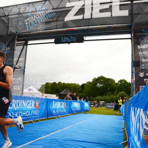 30.08.2026 - Elbe Triathlon Hamburg LAZAROV Photography http://msf.ph/oto/10078681 30.08.2026 09:58:32 Ziel 180, 203 meine-sportfotos.de