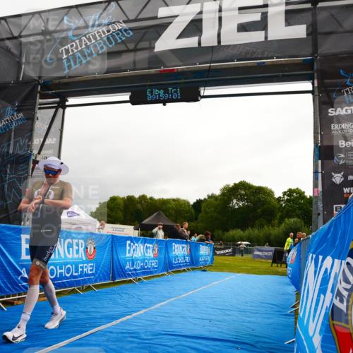 30.08.2026 - Elbe Triathlon Hamburg LAZAROV Photography http://msf.ph/oto/10078691 30.08.2026 09:59:03 Ziel 247 meine-sportfotos.de