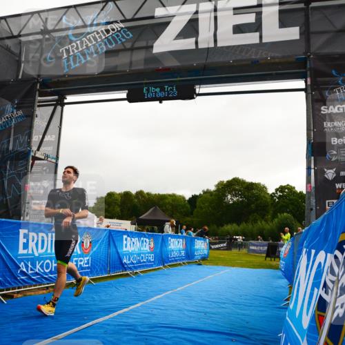 30.08.2026 - Elbe Triathlon Hamburg LAZAROV Photography http://msf.ph/oto/10078700 30.08.2026 10:00:24 Ziel 190 meine-sportfotos.de