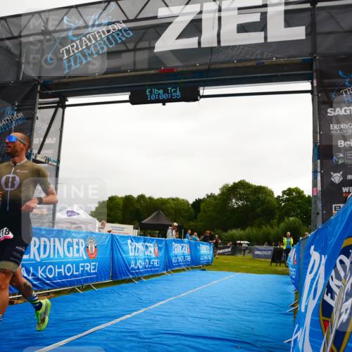 30.08.2026 - Elbe Triathlon Hamburg LAZAROV Photography http://msf.ph/oto/10078707 30.08.2026 10:00:55 Ziel 218 meine-sportfotos.de