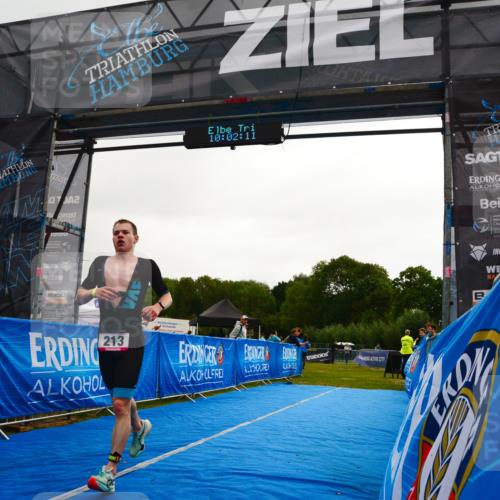 30.08.2026 - Elbe Triathlon Hamburg LAZAROV Photography http://msf.ph/oto/10078710 30.08.2026 10:02:12 Ziel 213 meine-sportfotos.de