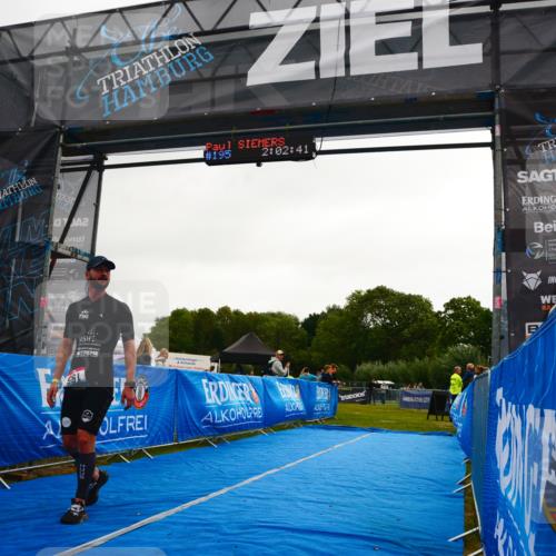 30.08.2026 - Elbe Triathlon Hamburg LAZAROV Photography http://msf.ph/oto/10078719 30.08.2026 10:02:41 Ziel 195 meine-sportfotos.de