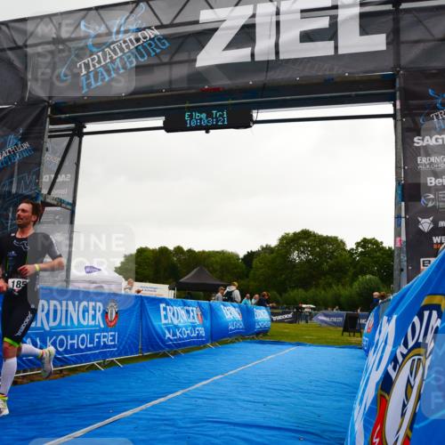 30.08.2026 - Elbe Triathlon Hamburg LAZAROV Photography http://msf.ph/oto/10078721 30.08.2026 10:03:21 Ziel 185 meine-sportfotos.de